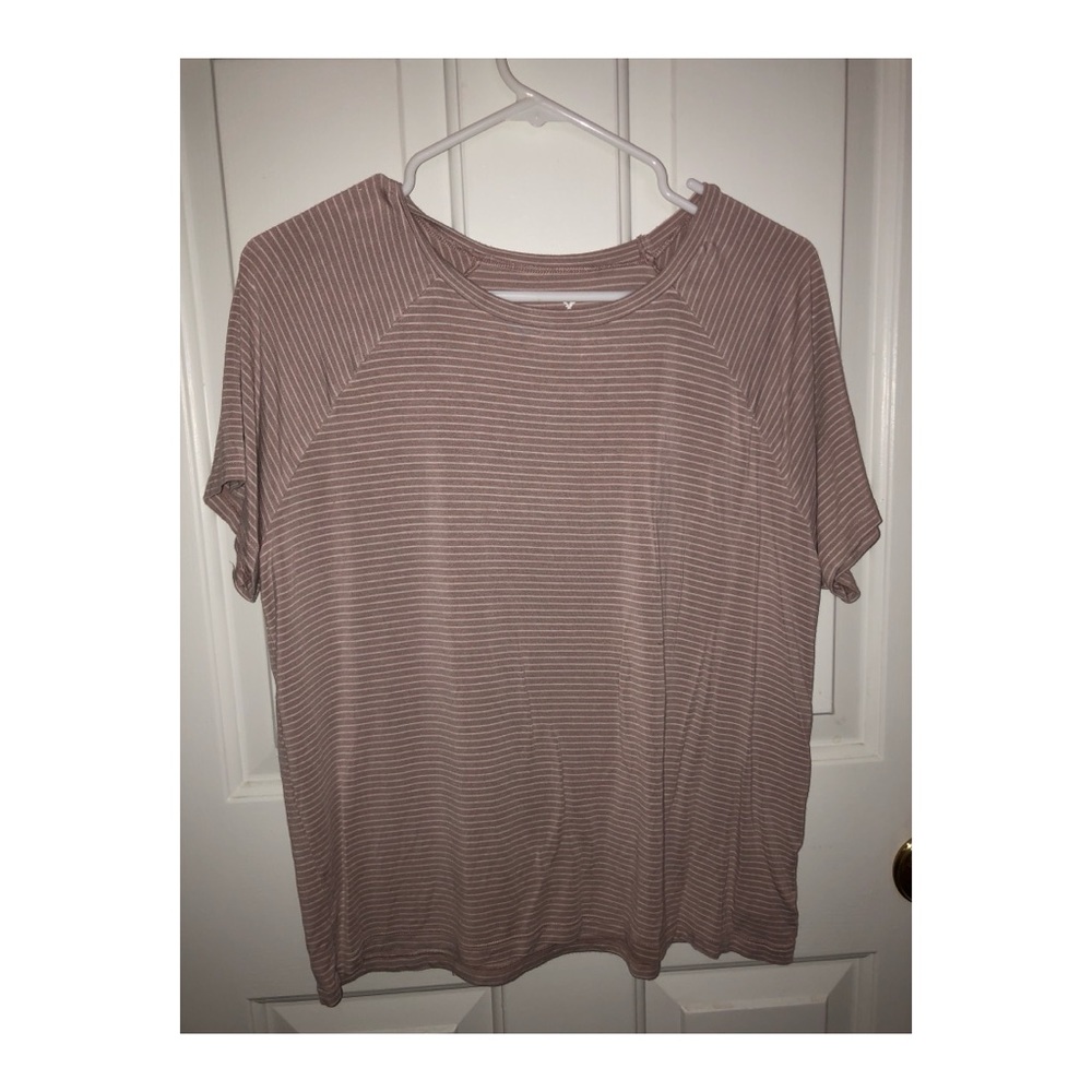 American Eagle tshirt